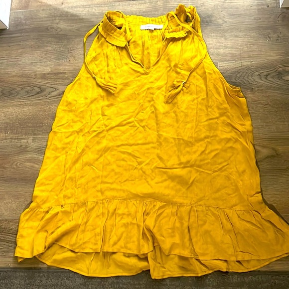 Rose & Olive Tops - ROSE & Olive Yellow top- size Small